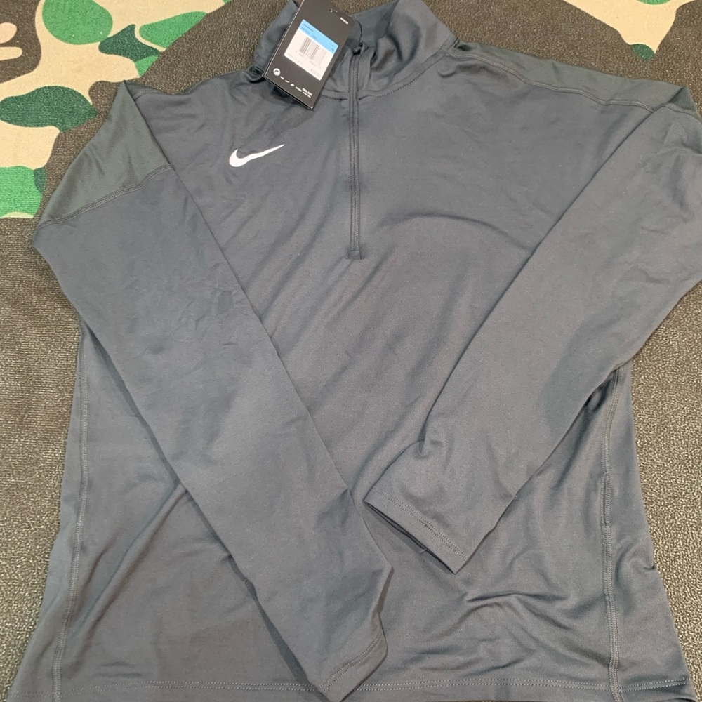 Nike Dri Fit pullover 1/4 Zip shirt